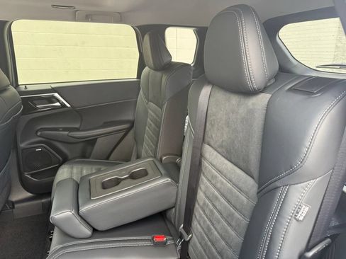 New 2026 Mitsubishi Outlander AWD image 26