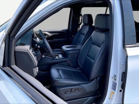 Used 2022 Chevrolet Tahoe Z71 w/ Luxury Package AWD/4WD image 15