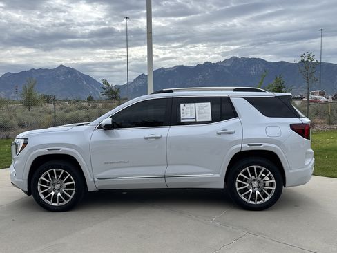 Used 2026 GMC Terrain Denali AWD/4WD image 2