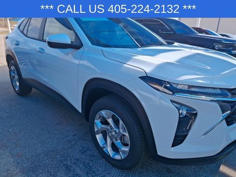 New 2026 Chevrolet Trax LS image 4