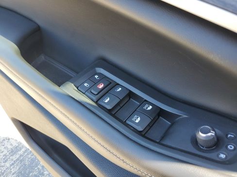Used 2024 Jeep Grand Cherokee Limited AWD/4WD image 30