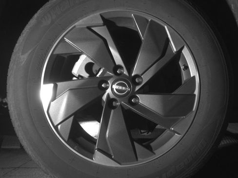 Used 2025 Nissan Rogue SV image 15