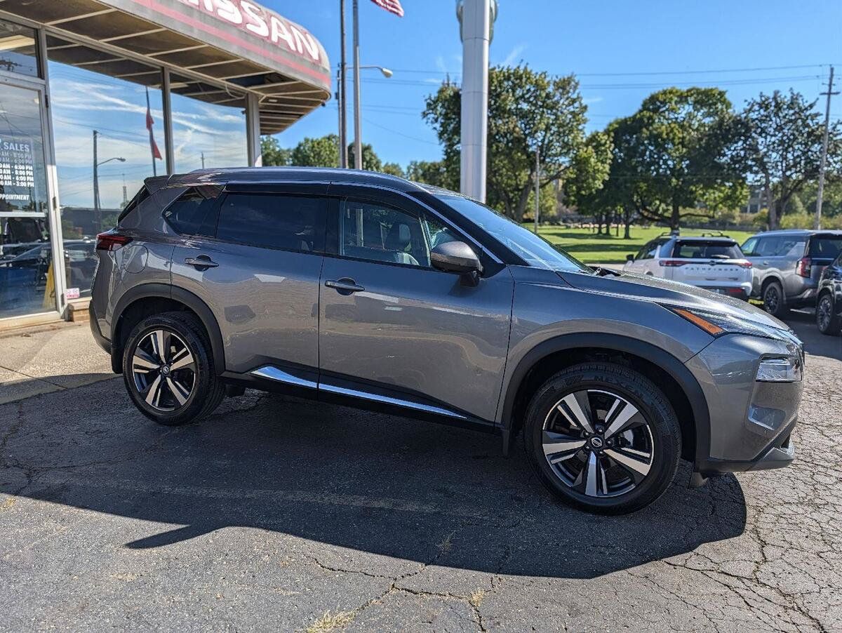 Used 2021 Nissan Rogue SL w/ Premium Package AWD/4WD image 13