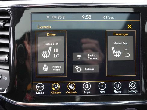 Certified 2022 Jeep Grand Cherokee Laredo X image 28