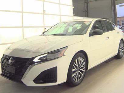 Used 2025 Nissan Altima 2.5 SV