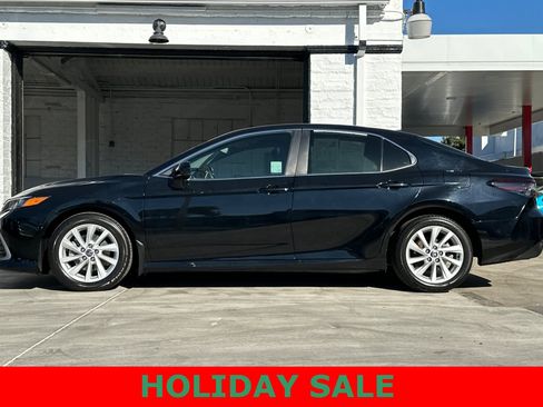 Used 2023 Toyota Camry LE image 7