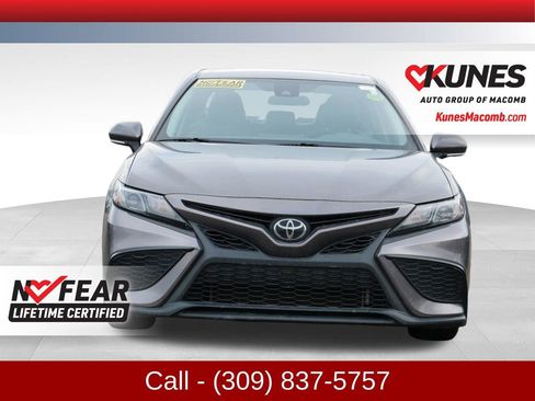 Used 2023 Toyota Camry SE FWD image 2