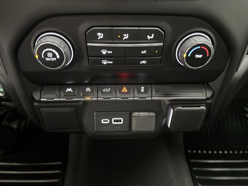 Used 2022 Chevrolet Silverado 1500 Custom w/ LPO, Dark Essentials Package AWD/4WD image 33