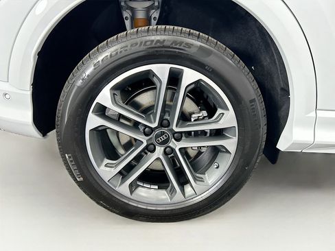 Used 2025 Audi Q5 2.0T Premium Plus w/ Premium Plus image 32