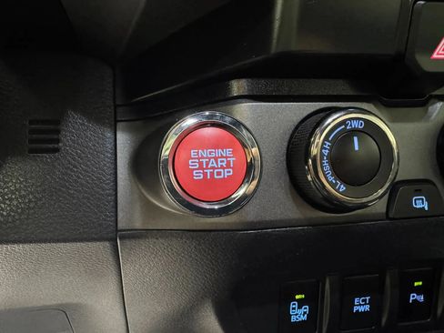 Used 2022 Toyota Tacoma TRD Off-Road w/ TRD Premium Off Road Package AWD/4WD image 17