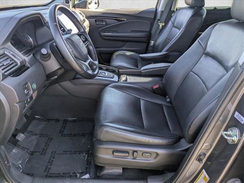 Used 2019 Honda Pilot Touring image 13