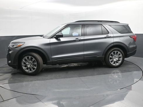 New 2026 Ford Explorer Active w/ Active Comfort Package image 2