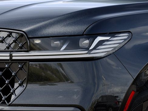 New 2027 Lincoln Navigator Reserve w/ Jet Appearance Package AWD/4WD image 18