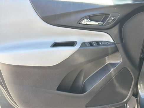 Used 2020 Chevrolet Equinox LS w/ LS Convenience Package AWD/4WD image 21