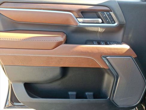 Used 2025 GMC Sierra 3500 Denali Ultimate image 10