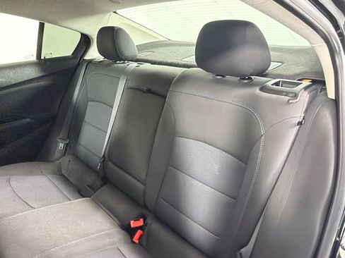 Used 2017 Chevrolet Cruze LT w/ Convenience Package FWD image 17
