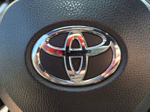 Used 2023 Toyota Corolla SE FWD image 28