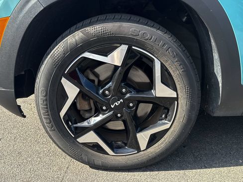 Certified 2024 Kia Seltos EX AWD/4WD image 11