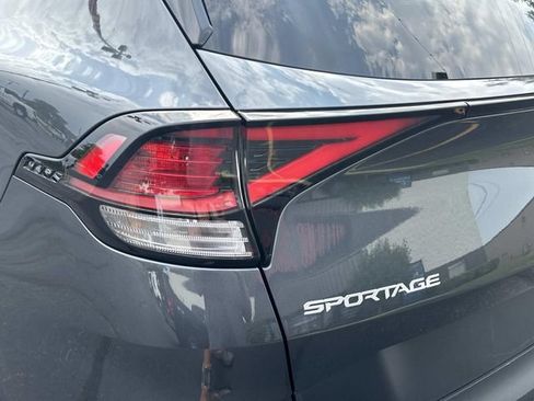 Used 2023 Kia Sportage LX AWD/4WD image 14