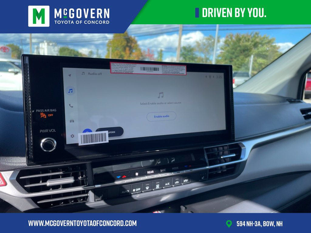 Used 2026 Toyota Sienna XLE FWD image 33