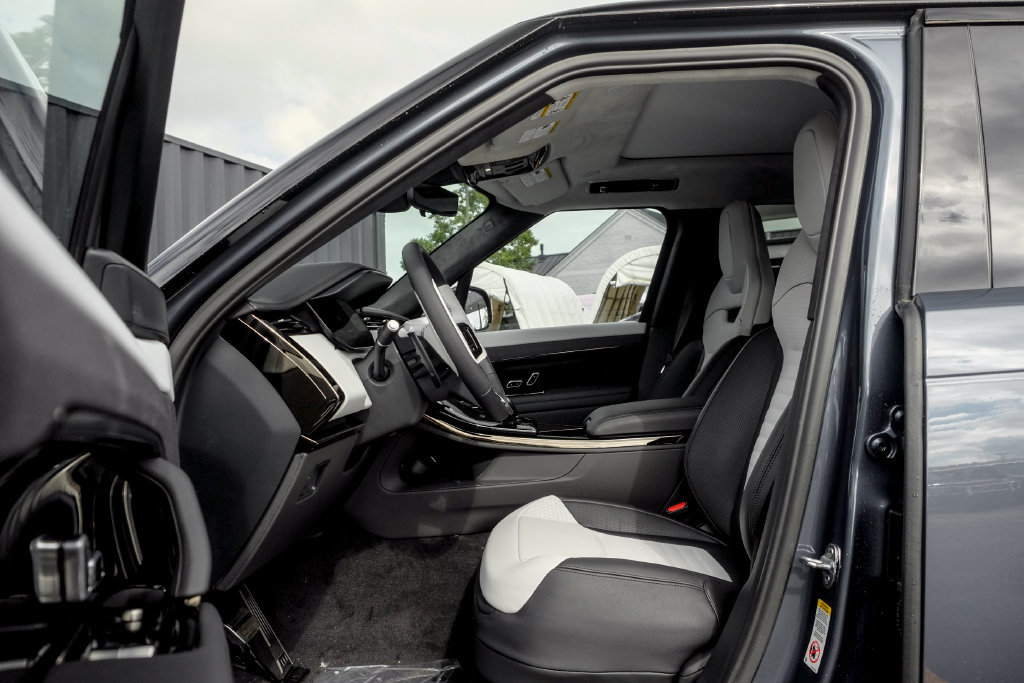New 2027 Land Rover Range Rover Sport SV AWD/4WD image 10