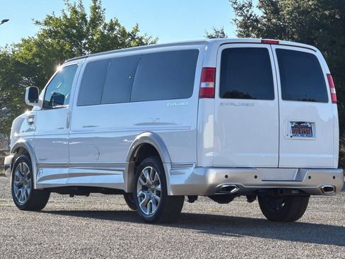 Used 2023 Chevrolet Express 2500 RWD image 6