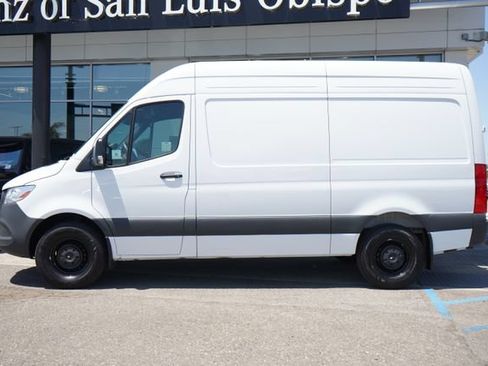 Used 2025 Mercedes-Benz Sprinter 2500 image 4