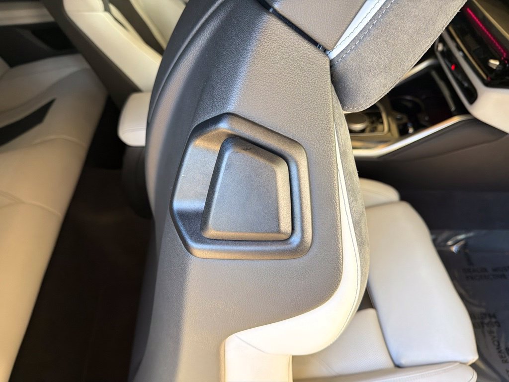 Used 2025 BMW M4 Competition RWD image 30