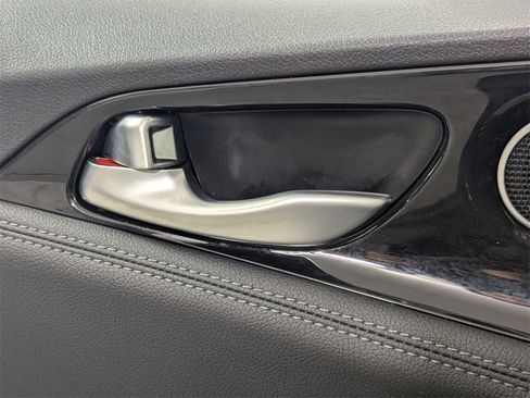 Used 2019 Kia Stinger Base image 14