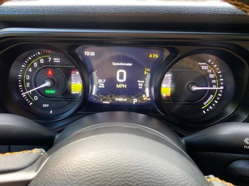 Used 2024 Jeep Wrangler Unlimited w/ Convenience Group image 17