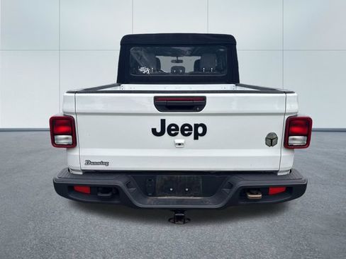 Used 2024 Jeep Gladiator Sport AWD/4WD image 3