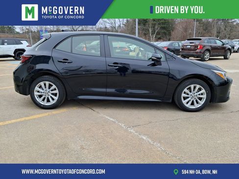 Used 2025 Toyota Corolla SE image 2