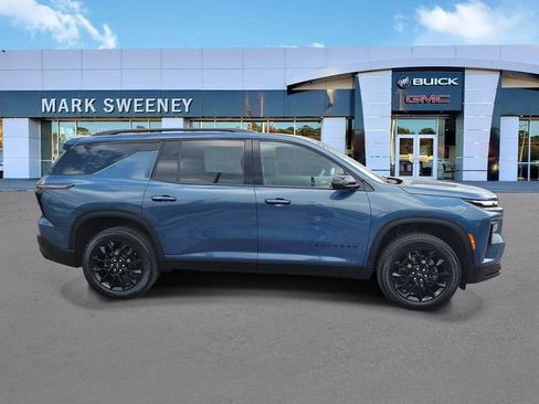 Used 2024 Chevrolet Traverse LT w/ Midnight/Sport Edition AWD/4WD image 34