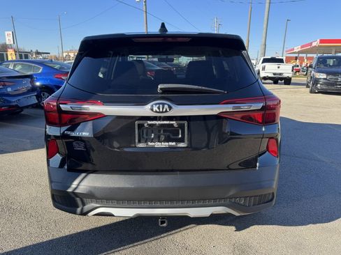 Used 2021 Kia Seltos LX image 4