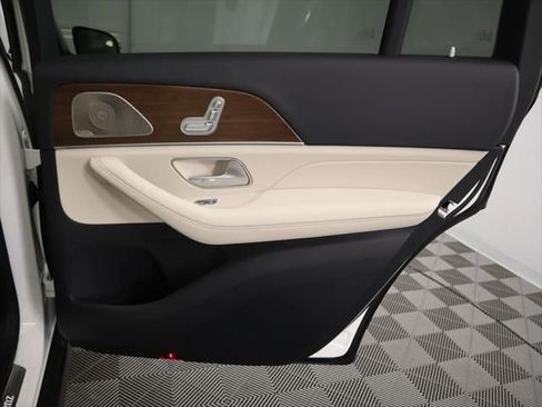 New 2026 Mercedes-Benz GLS 450 4MATIC image 29