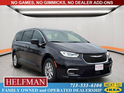 New 2026 Chrysler Pacifica Select