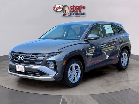 New 2026 Hyundai Tucson SE FWD image 1