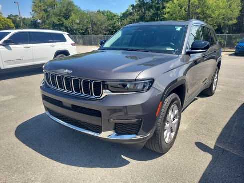 Used 2022 Jeep Grand Cherokee L Limited RWD image 3