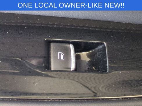 Used 2025 Lincoln Corsair AWD image 30