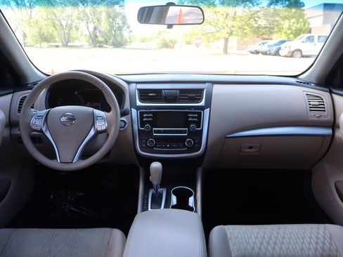 Used 2017 Nissan Altima 2.5 SV FWD image 16