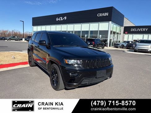 Used 2019 Jeep Grand Cherokee Altitude image 6