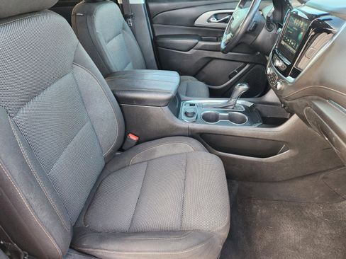 Used 2018 Chevrolet Traverse LT image 14