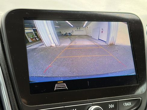 Used 2020 Chevrolet Malibu LT image 17