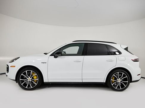 Certified 2023 Porsche Cayenne Turbo S AWD/4WD image 2