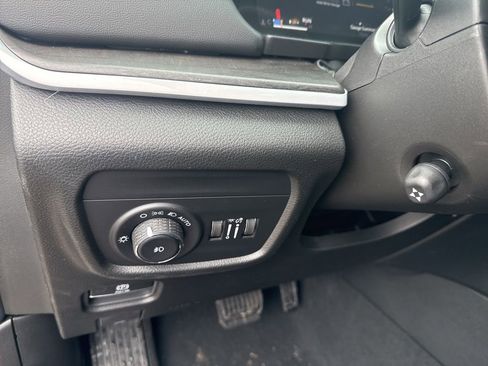 New 2026 Jeep Grand Cherokee Limited image 17