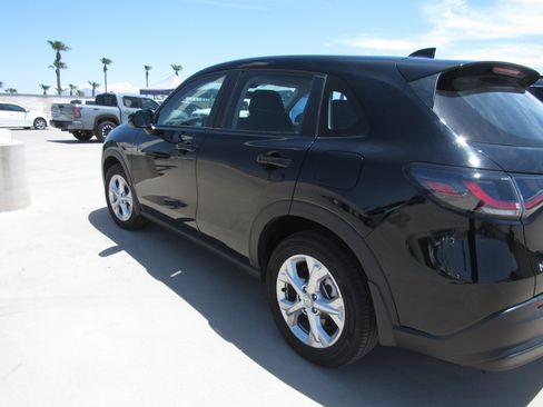 Used 2024 Honda HR-V LX image 4