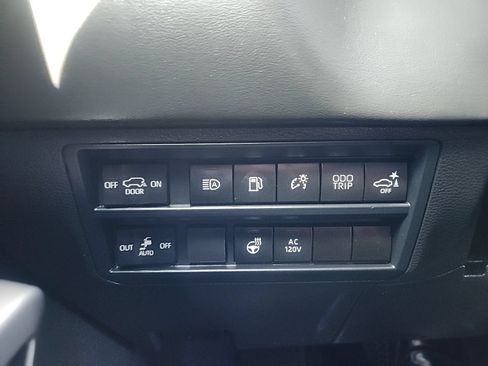 Used 2025 Toyota Sequoia Platinum AWD/4WD image 27