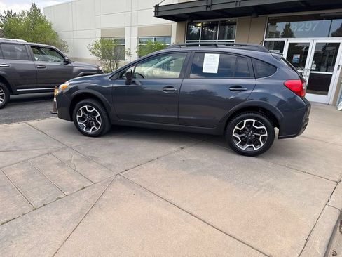 Used 2017 Subaru Crosstrek 2.0i Premium AWD/4WD image 11