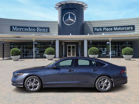 Used 2024 Honda Accord EX image 3