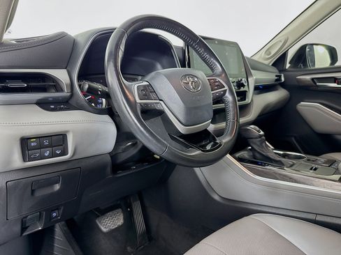 Used 2022 Toyota Highlander Platinum image 22